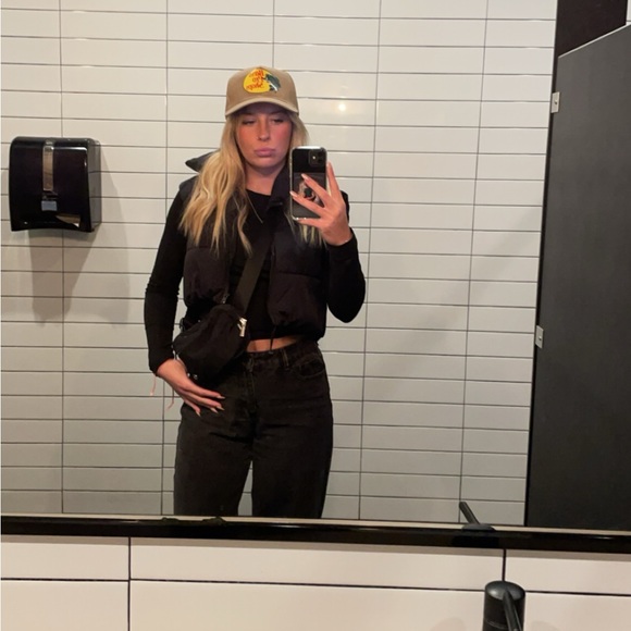 Meet your Posher, Campbell - Picture 3 of 3